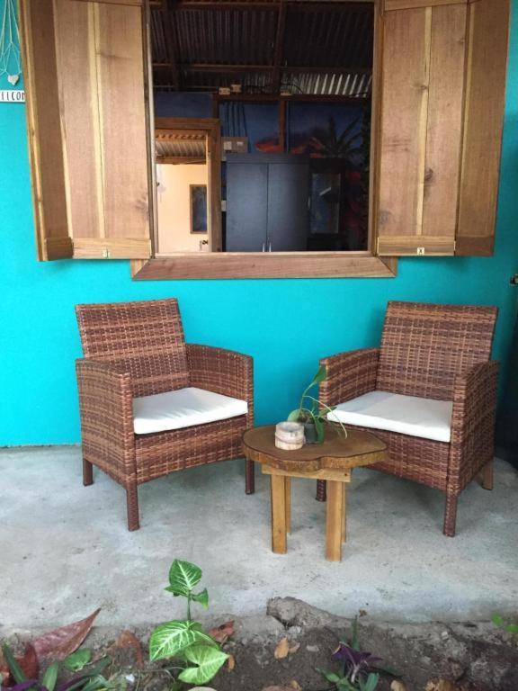 Oasis Beachfront Hostel Puerto Limon Extérieur photo